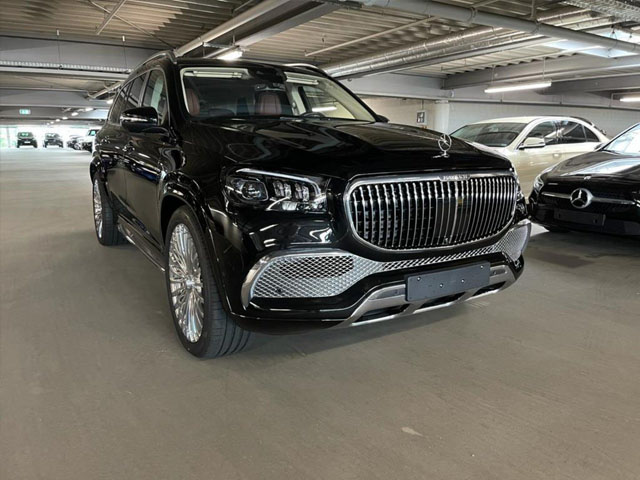 Rental AWD car or SUV in Gatwick Airport