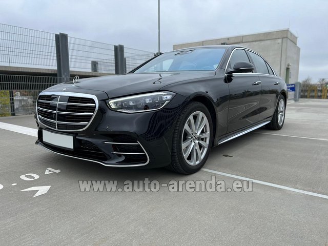 Rental Mercedes-Benz S-Class S400 Long 4Matic Diesel AMG equipment in Gatwick Airport