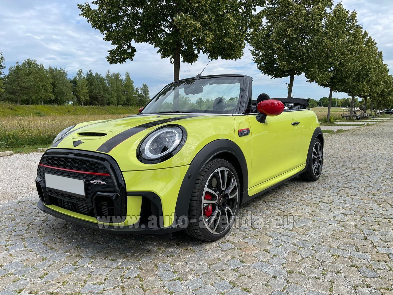 Аренда MINI John Cooper S Works кабриолет в Лондонском аэропорту Хитроу |  Авто-Аренда