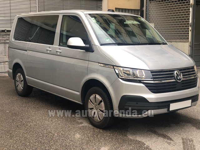 Rental Volkswagen Caravelle (8 seater) in Gatwick Airport